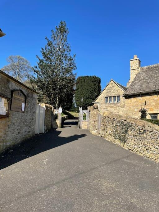 Fordview Cottage Is Full Of Cotwolds Charm Upper Slaughter Exterior foto